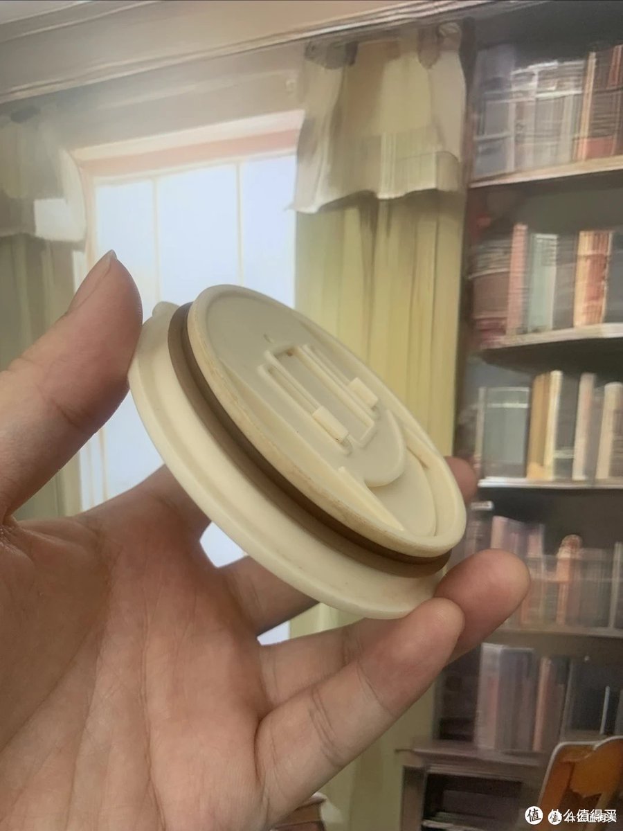 AtQueenie's tweet photo. Small upgrade that made this week way brighter: swapping my chipped mug for the new one I got as a gift. Tiny changes = big daily wins. https://t.co/mLdeumujyt