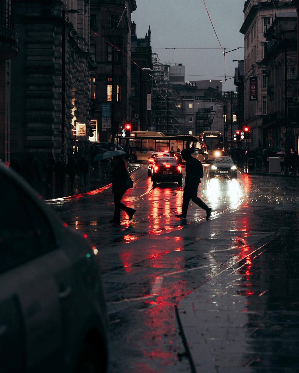 cmusarts's tweet photo. @anianimates stranger held the door for me in the rain, even when I was far behind. Small acts make such big days. https://t.co/c1ABlBZrr7