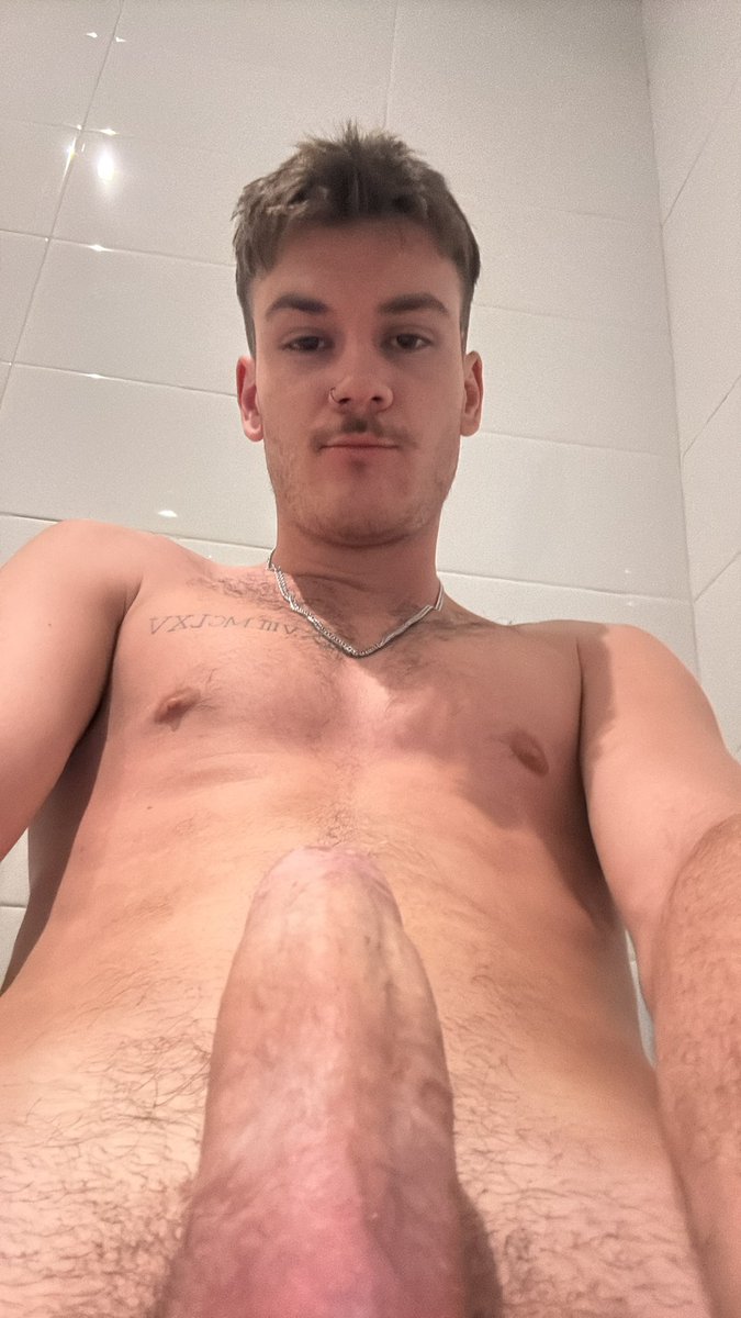 callum2513's tweet photo. Please use me https://t.co/ZZKtmbR4rX