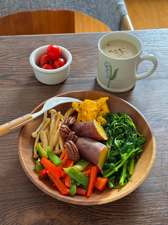 nureeda5512's tweet photo. Light u0026 tasty grilled chicken quinoa bowl for your fat loss journey! Packed with protein, fiber, and fresh veggies—no heavy sauces, only whole ingredients to keep you full and energized all day.， https://t.co/ThIITZFL4W
