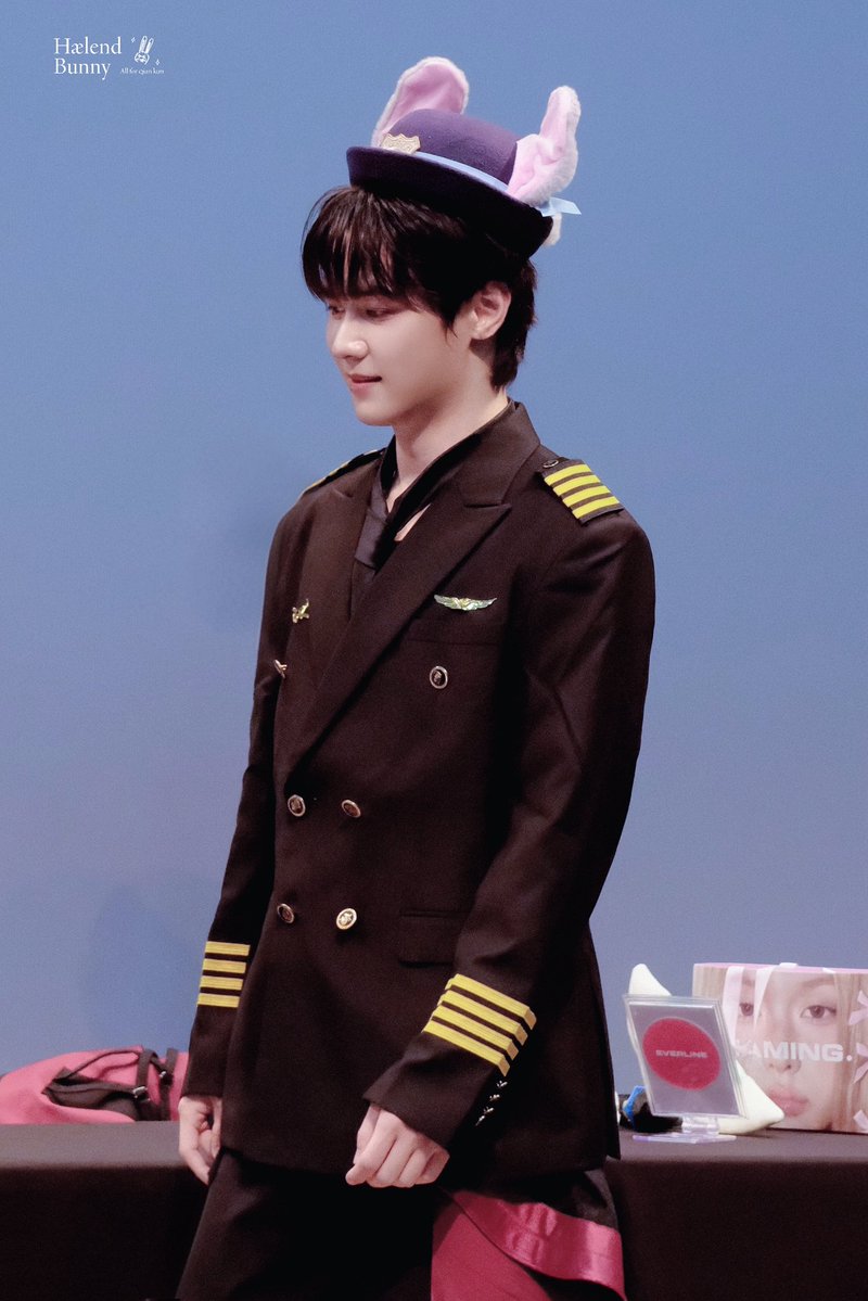 HaelendBunny's tweet photo. 260820 EL Fansigning event

——“很让人感到安全的💪🏻”

#WayV  #wayv #威神V #웨이션브이 
 #KUN #쿤 #钱锟  #쿤 #钱锟 #クン https://t.co/f9jAwmYiI2
