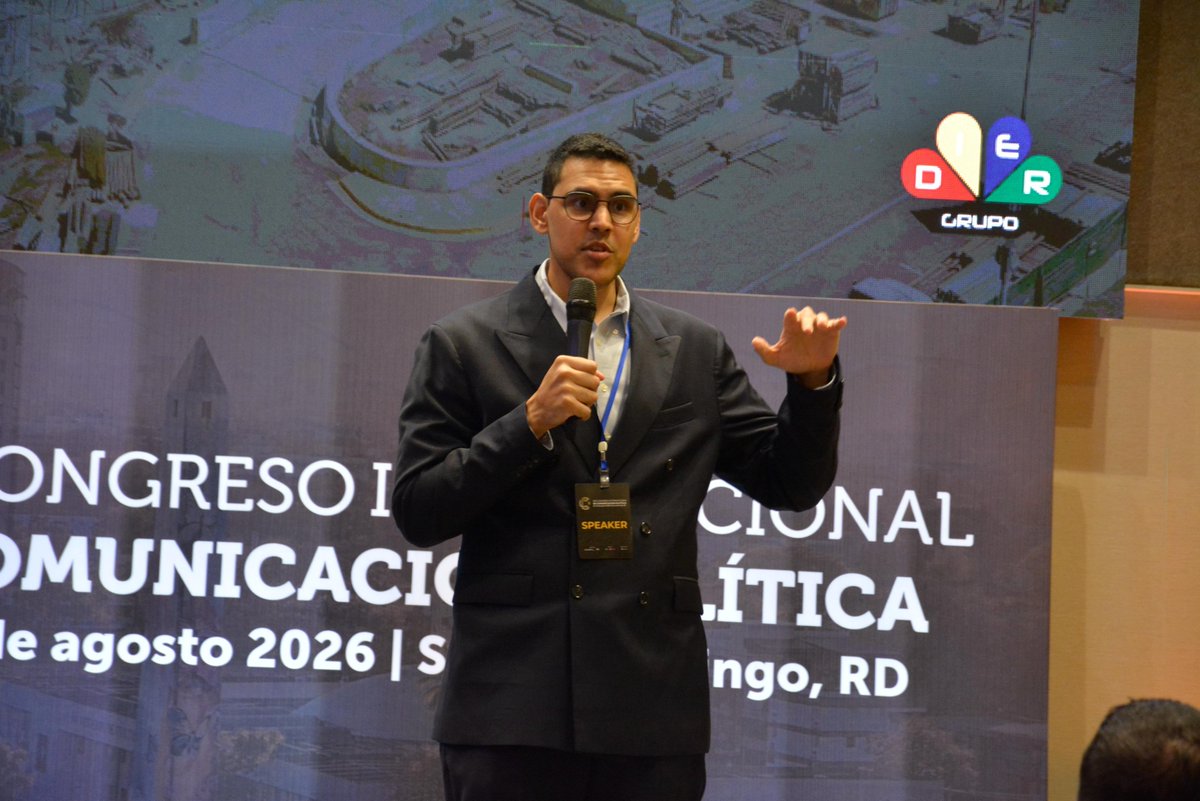 CumbreCP's tweet photo. 📍 Día 2 #CongresoRD

@Patrickvlr16 -. DEL LENGUAJE A LA PERCEPCIÓN. Un framework para construir liderazgo.

"Cuando conectas con la gente de manera espontánea y continua, logras moldear la percepción pública. Quien domina el marco del lenguaje, domina la conversación." https://t.co/VHbOr8fKtt