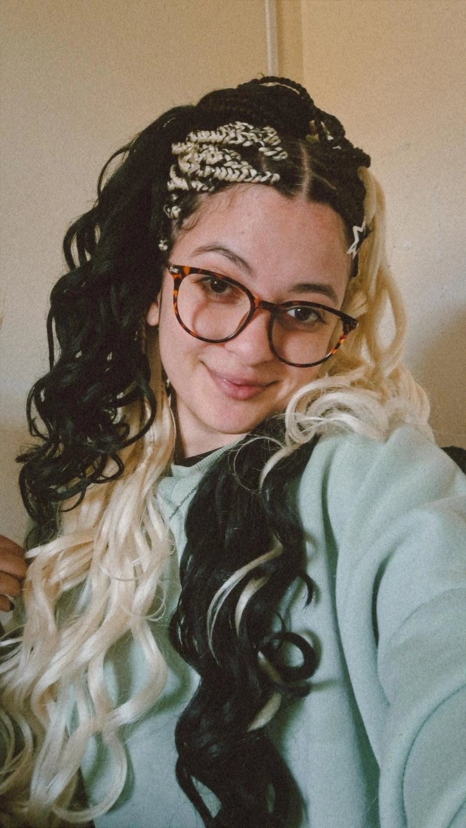 bommwie's tweet photo. passo raiva na minha profissão mas sou linda https://t.co/fzuKTtGGK0