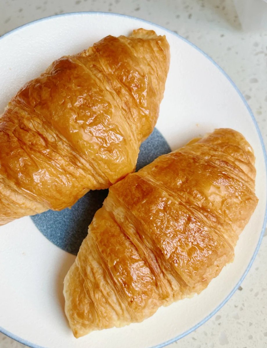 olorunmitoni's tweet photo. Freshly baked croissants still warm from the oven, crispy on the edges, melting butter inside—morning perfection sorted.， https://t.co/VBN1b6ycwr