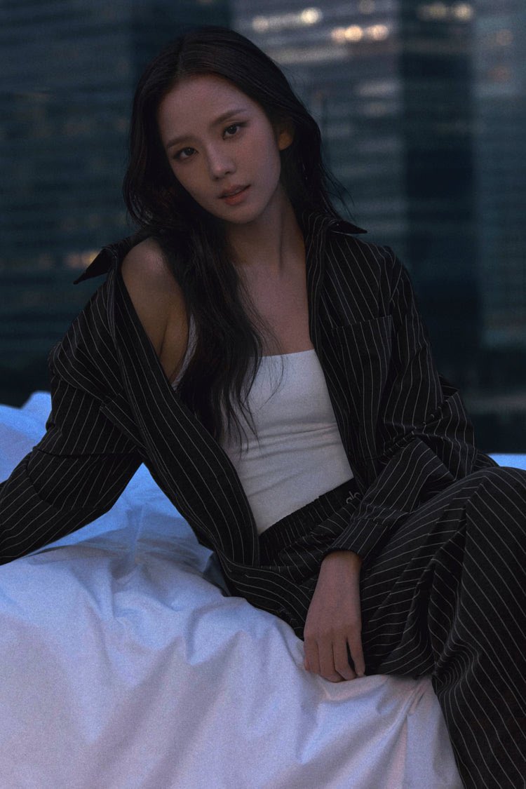GODTIERJISOO's tweet photo. the girl of my dreams https://t.co/3K78JfGKFI