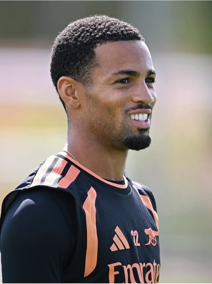 ArsenalRowie's tweet photo. Its all smiles here 😊 https://t.co/C39ptnzYkX