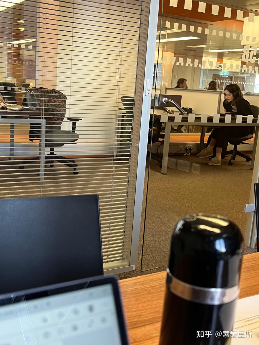 BChungus6969's tweet photo. Spent 10 mins in the office pantry arguing with a coffee machine that gave me 300ml instead of 500ml. My colleague took a pic and now it’s the group chat’s top meme for the week. Work win! https://t.co/I8xhinUi0f