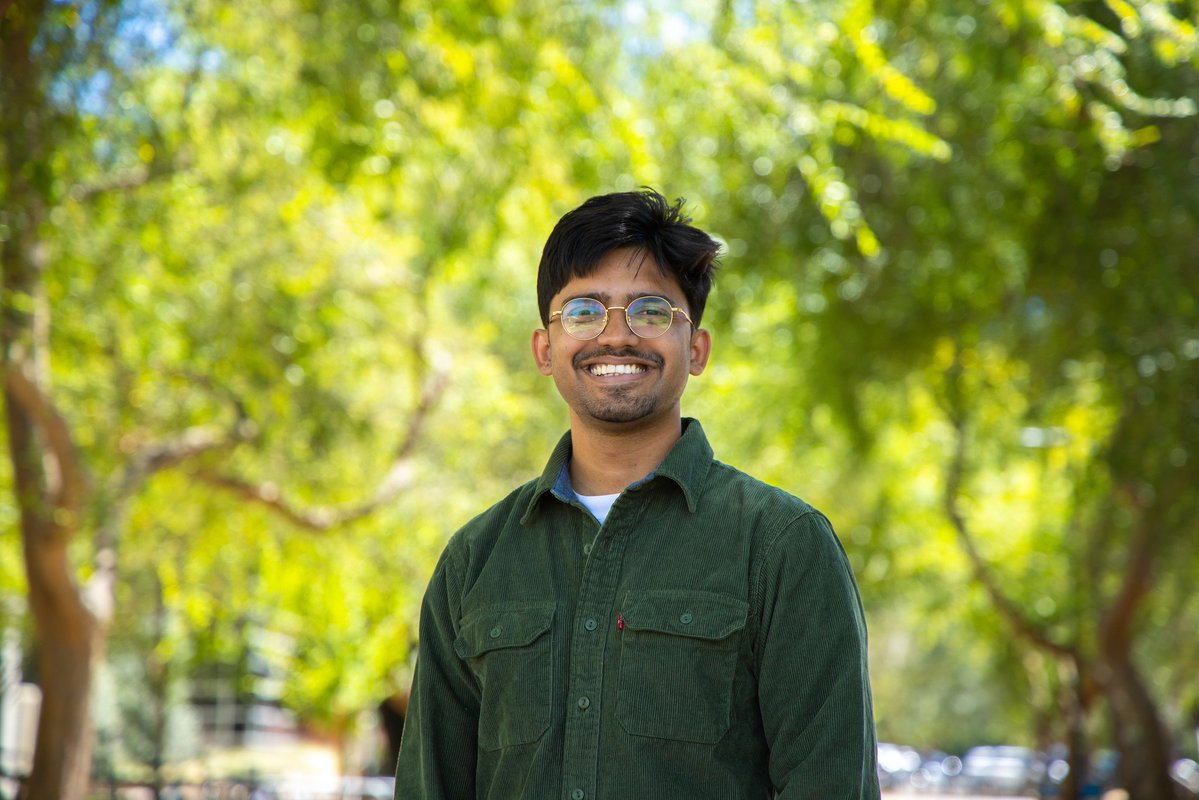 UCDavisCOE's tweet photo. Chemical engineering Ph.D. student at @ucdavis, Toulik Maitra, is using computational modeling to better understand organic semiconductors and help accelerate the development of new technologies.

Read more about Maitra’s research at https://t.co/b1Z8a4a7EI

#UCDavisEngineering https://t.co/UbgoPDS8Wy