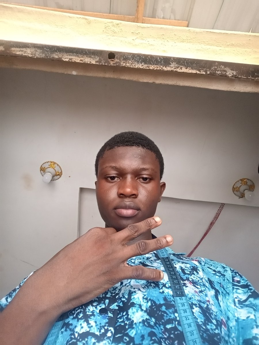 baadooo001's tweet photo. As nepa don take light, make I quick post one or two. 

How's your day going mutuals 🤲 https://t.co/X5XTTw6fQU