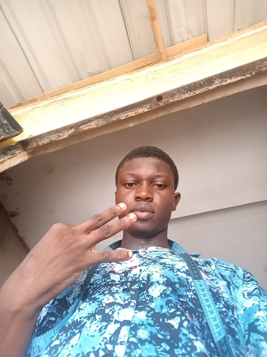 baadooo001's tweet photo. As nepa don take light, make I quick post one or two. 

How's your day going mutuals 🤲 https://t.co/X5XTTw6fQU