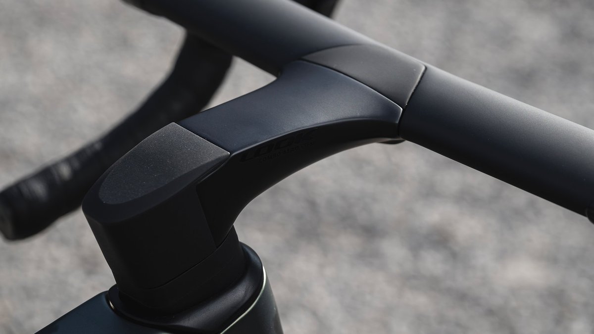 lookcycle's tweet photo. The dream of every climber
The 785 Huez RS is LOOK Cycleโs lightest bike.
Weighing just 6.6 kg, this exceptional build features a SRAM RED AXS group and Scope Artech wheels.
๐ https://t.co/hlUzQJumWn
๐ธ Roo Fowler/ Bike Connection Agency
#LOOKCycle https://t.co/cm1AfOqng5