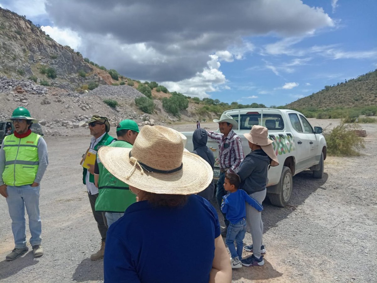AstrolabioSLP's tweet photo. 📢🚫❗️Como resultado de la denuncia presentada a la Procuraduría Federal de Protección al Ambiente (@PROFEPA_Mx), por las detonaciones con explosivos en el Cerro Gordo así como la remoción ilegal de vegetación y otras afectaciones en el ejido homónimo del municipio de Zaragoza, la dependencia clausuró la extracción de material e iniciará un procedimiento contra la empresa Hoganza S.A. de C.V. y quienes resulten involucrados.

🖋️ Estela Ambriz Delgado

La nota completa aquí 🌐 https://t.co/pTum92nxQI