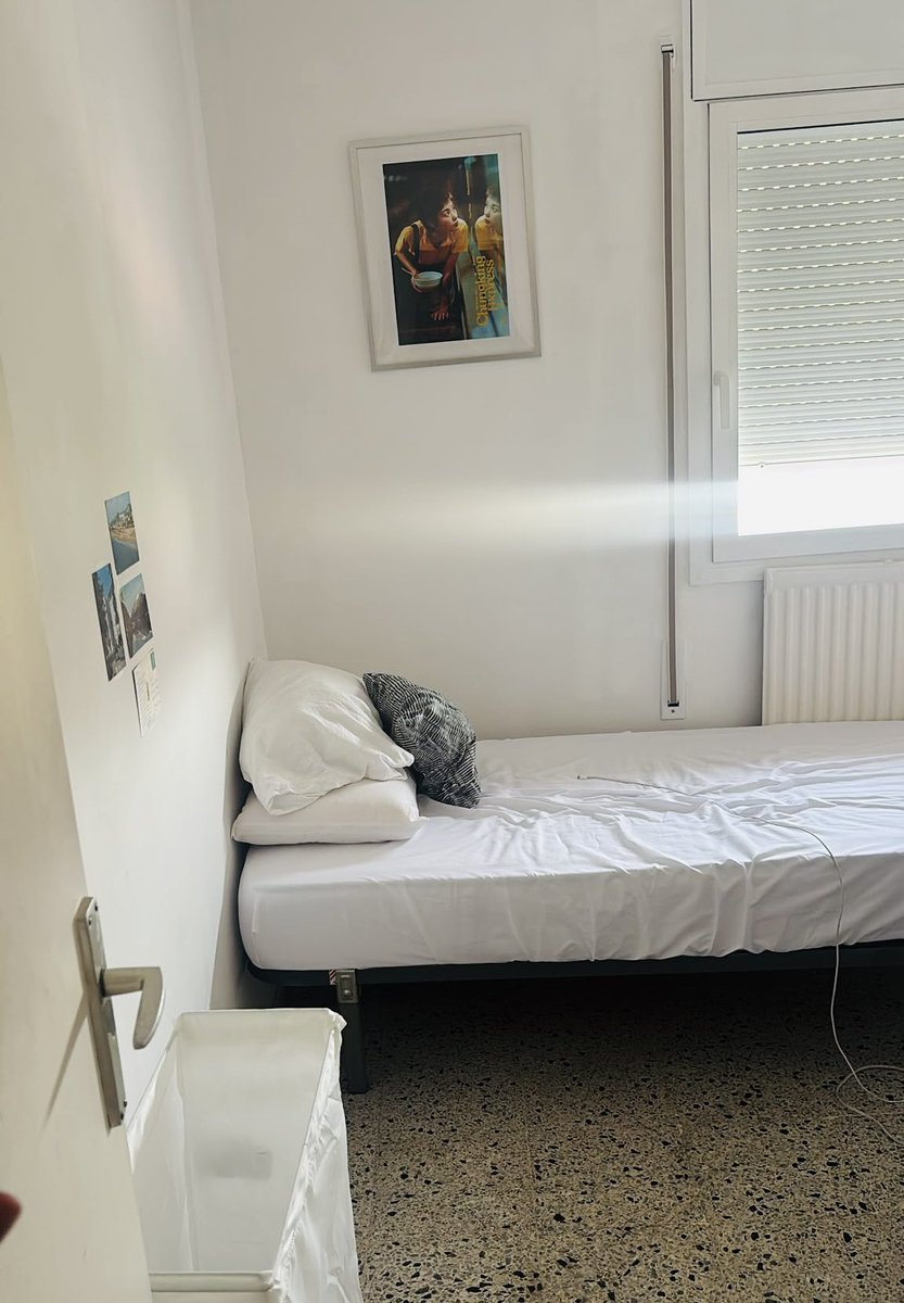 spookynes__'s tweet photo. Holaaaa!!! Somos dos chicas muy majas que buscamos compi de piso en Barcelona ⭐️💕

Habitación con baño propio!!

📍Zona Vall d’Hebron 
📅 Para entrar en septiembre 
500€ + 50€ de gastos 

Interesadas escribidme x dm!! https://t.co/nGwL28iqLa