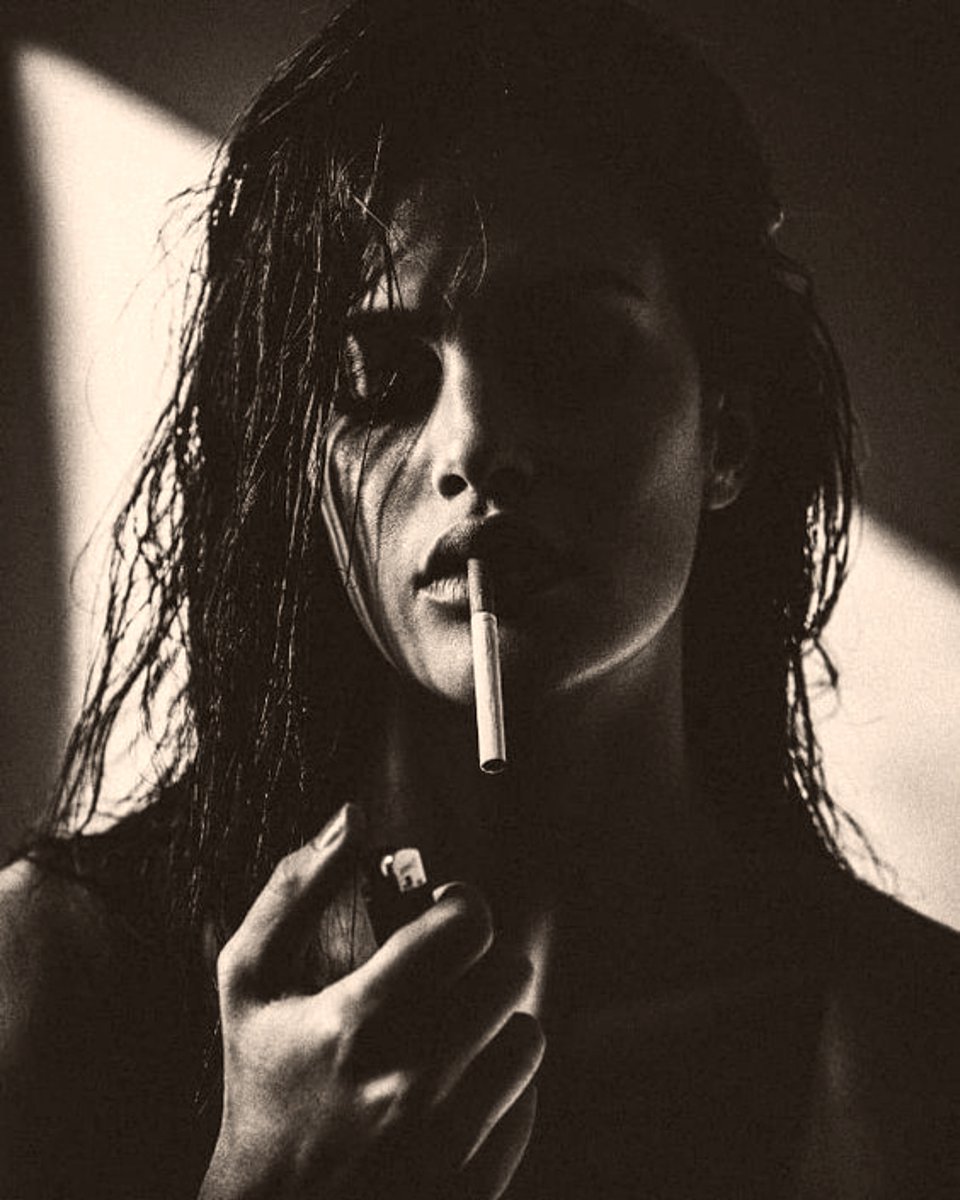 Teodolinda_92's tweet photo. Forse nessuno è mai riuscito ad amarti oltre il tuo orgoglio. Io, se avessi potuto, ti avrei amato proprio lì, dove tu non permetti a nessuno di arrivare.❤️🔥
(Cit. Web)
#likepostme
Buon proseguimento di giornata
a tutti.😜 https://t.co/nHsQHhDADM