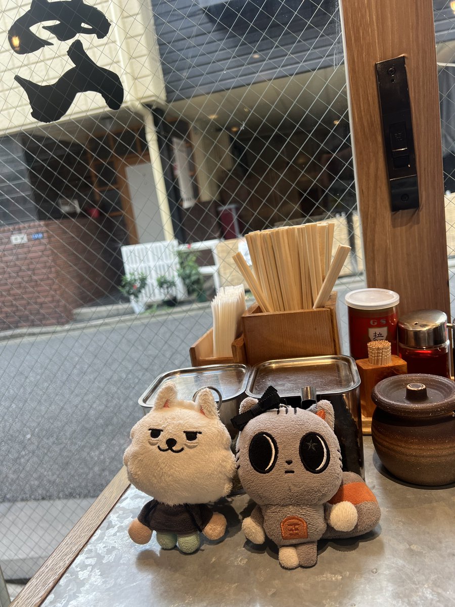 ma7_______k's tweet photo. 今日はVRから始まって、ヨンジュン聖地のラーメン屋さん、ポプアと盛りだくさんな１日🫶🩵ストロートレカ自引きできて、ヨンジュン席にも座れて、欲しかったガーゼカンテもお迎えできて嬉しいこといっぱい！友達と一緒にオタ活すると、楽しい気持ちを共有できるのが楽しくて幸せ🥺💓いっぱい笑った〜🥳 https://t.co/MBvMjOhPR7