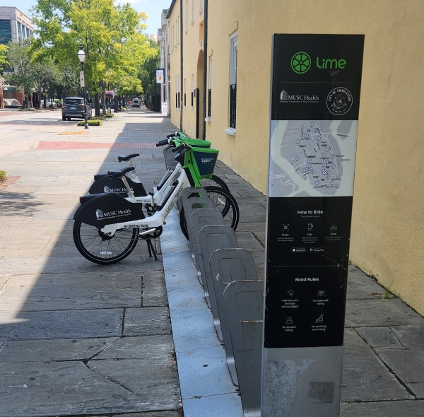 NJTPA's tweet photo. Ridership in bike and scootershare systems across North America increased by 5 percent last year, topping 237 million trips, according to NABSA. Read more via #InTransitionMag: https://t.co/jan6gqypKZ
#micromobility #ebike https://t.co/TbbHOeVdHc