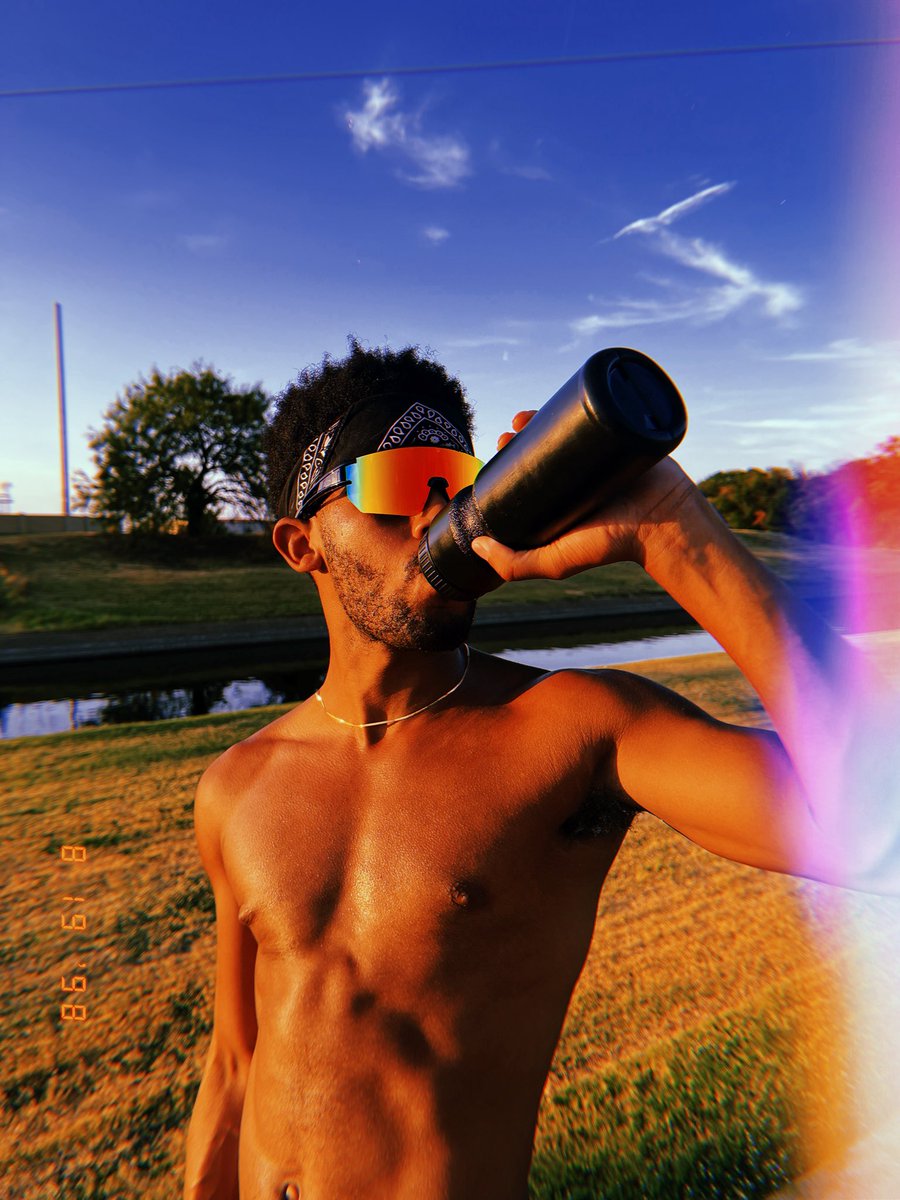 taaronmc's tweet photo. Drink up https://t.co/pvR0e9pJr4