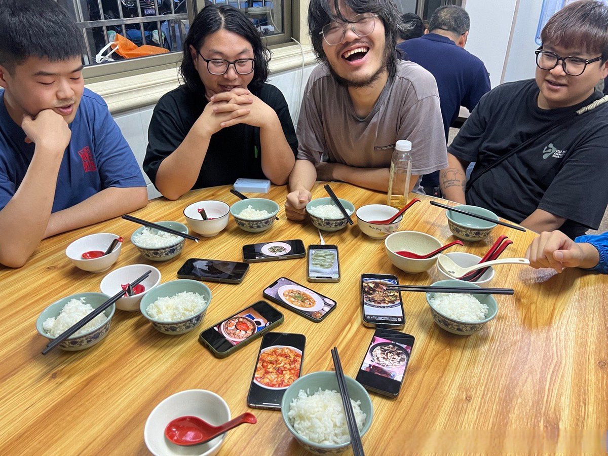 DexchelleM's tweet photo. Just laughed till my sides hurt with my oldest pals—some things never change, like how we finish each other’s sentences and order way too much takeout https://t.co/yIytU4KxZ5