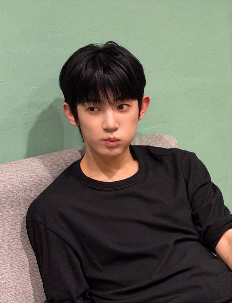 tra_kipuka's tweet photo. @Its_Kinomag 🐰🤏 https://t.co/0WGvVHYzT3