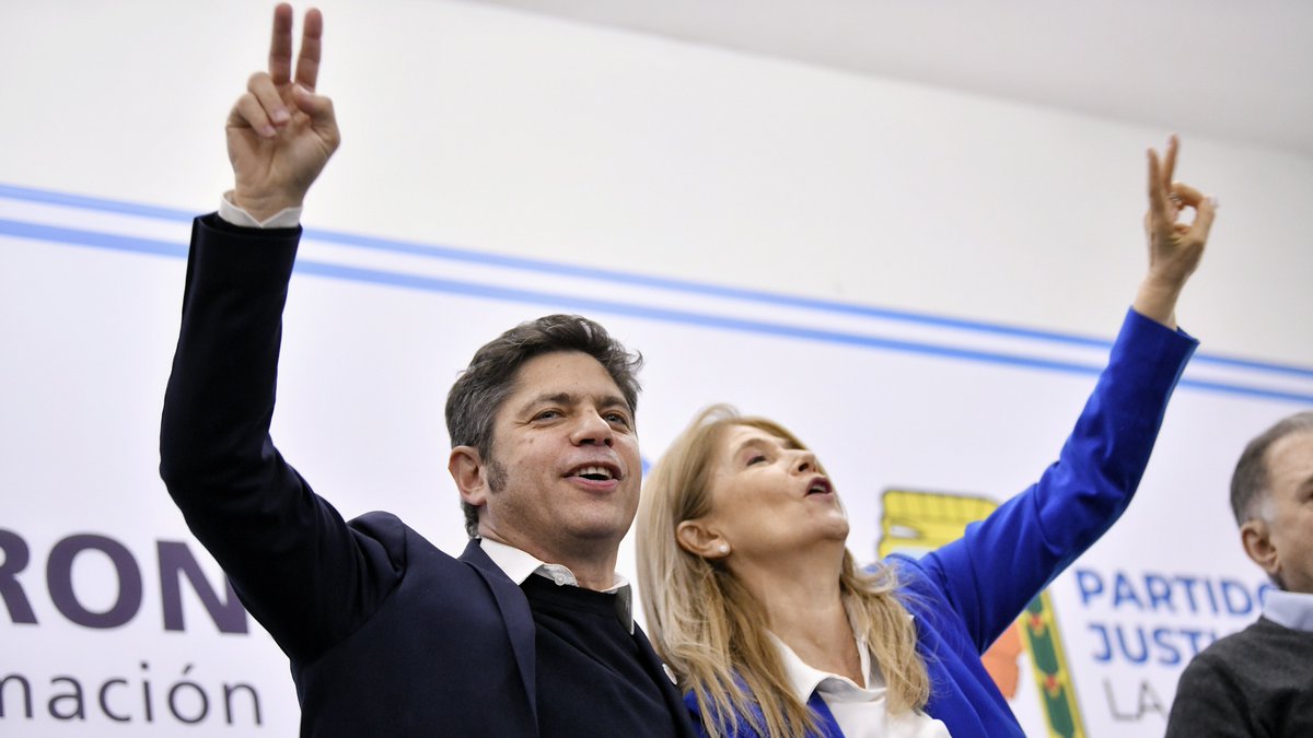CascallaresPJ's tweet photo. ✌️🇦🇷 Esta mañana acompañamos a @Kicillofok, @magariovero, @PereyraJulio y @Julio_Alak en la apertura del Seminario "Peronismo por Peronistas", organizado por las compañeras y los compañeros del Frente Nacional Peronista.

Saludamos este tipo de iniciativas que promueven el debate y la participación que son herramientas muy importante para seguir construyendo un proyecto para todos los argentinos.
