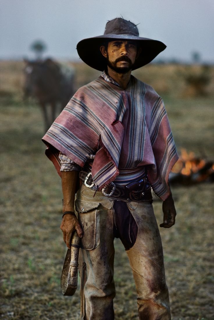Crispingilroy's tweet photo. Imágenes del chaco paraguayo. Fotos tomadas por Steve McCurry. 1988. https://t.co/lBljLF5IiA