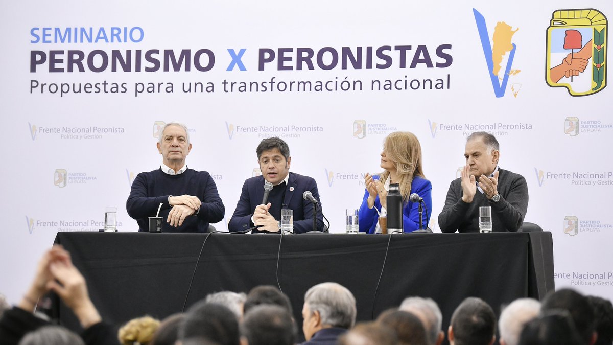 CascallaresPJ's tweet photo. ✌️🇦🇷 Esta mañana acompañamos a @Kicillofok, @magariovero, @PereyraJulio y @Julio_Alak en la apertura del Seminario "Peronismo por Peronistas", organizado por las compañeras y los compañeros del Frente Nacional Peronista.

Saludamos este tipo de iniciativas que promueven el debate y la participación que son herramientas muy importante para seguir construyendo un proyecto para todos los argentinos.