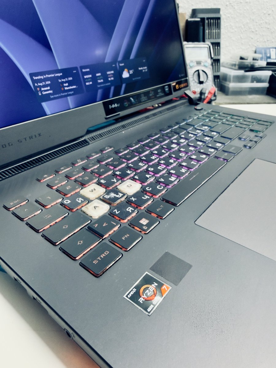 impossible_fix's tweet photo. Replacing the ultra high performance Liquid Metal compound on the gaming Asus G713 (G713IC-HX041W) laptop.

#asus #laptop #service #fix #thermalgrizzly https://t.co/UXsCjNVgBa
