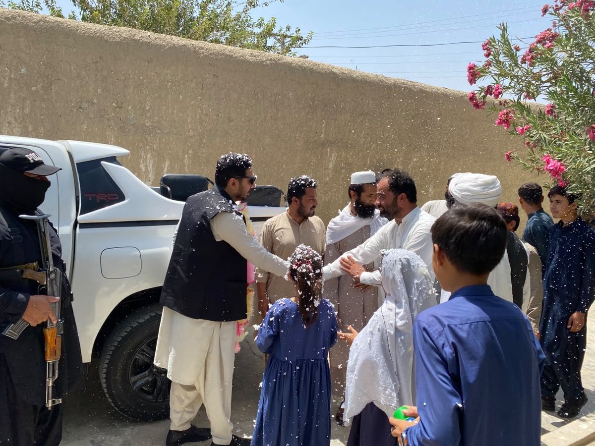Justtust's tweet photo. DC Killa Saifullah visited Allama Iqbal Public High School and reviewed classrooms, educational and administrative affairs, and available facilities. He directed the school administration to improve educational standards, attendance, and the overall learning environment. https://t.co/qoBDrHo5g0