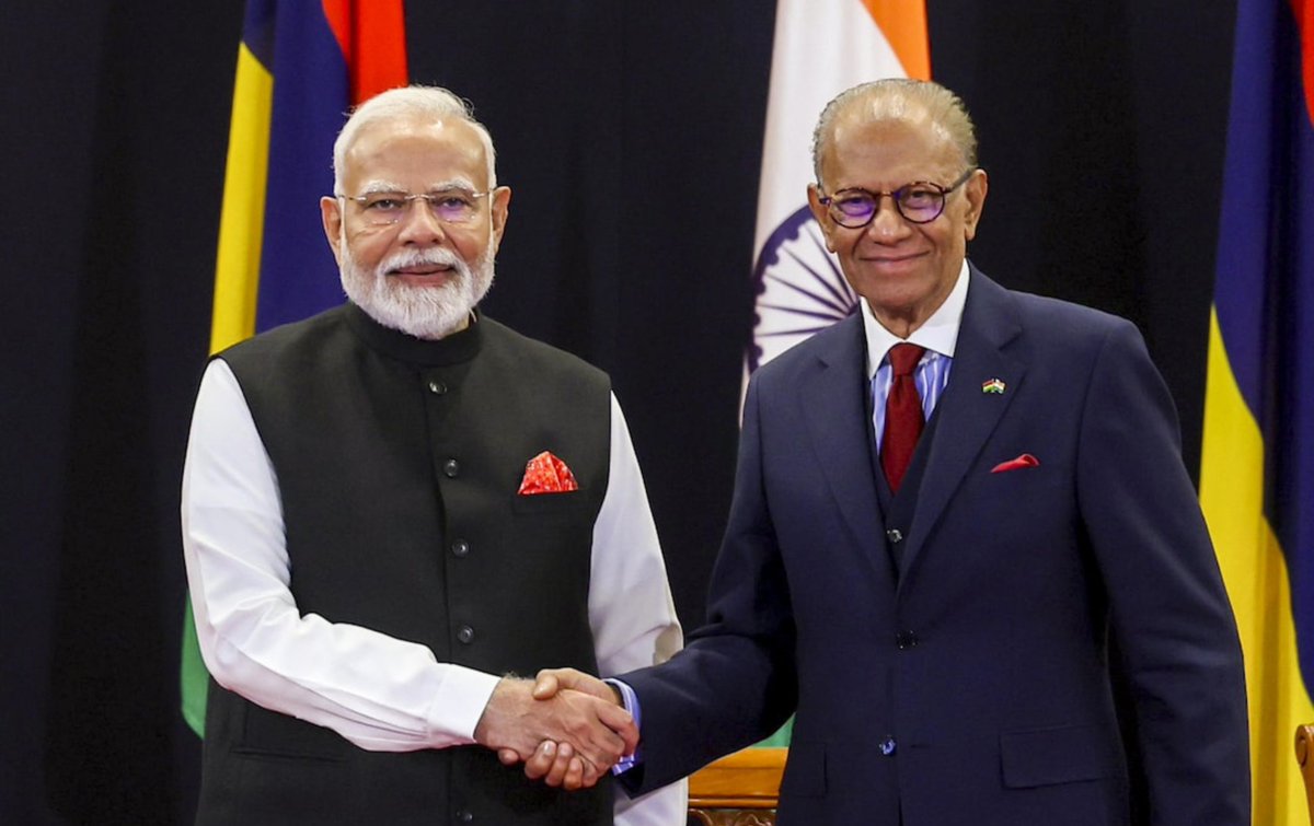 Indianinfoguide's tweet photo. 🚨India enters 'long-term arrangement' with Mauritius to supply petrol, diesel and aviation fuel. https://t.co/NTA6vZh4hV