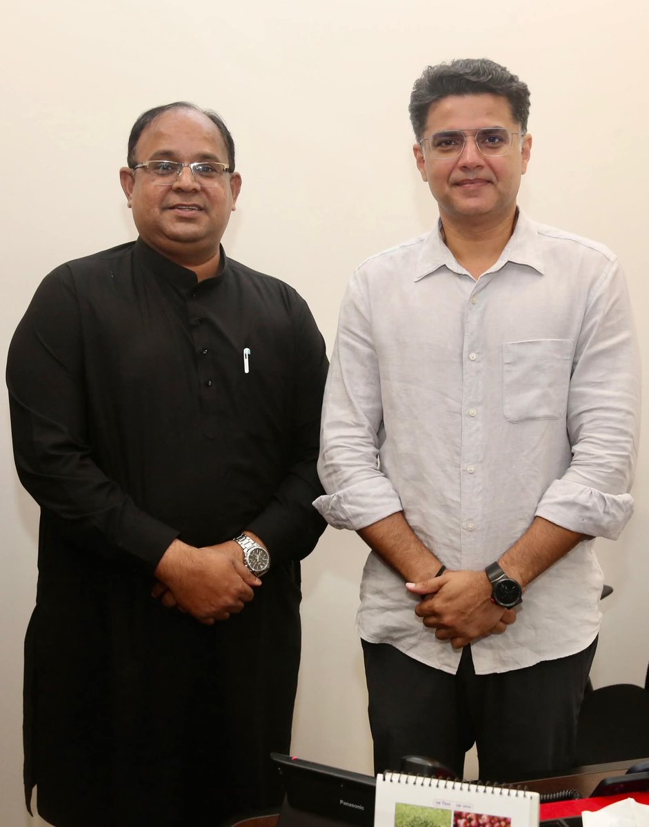 abidkagzi_inc's tweet photo. आज 20 अगस्त  को जयपुर में मेरे नेता आदरणीय @SachinPilot साहब से उन के जयपुर निवास पर शाम के समय मुलाकात हुई राजनीति चर्चा हुई 
सचिन पायलट जैसे महान नेता सदियों में होते हे 
ईश्वर मेरे नेता सचिन पायलट साहब को हमेशा सलामत रखे 
मुझे गर्व हे मेरे नेता सचिन पायलट साहब पर https://t.co/q43u3RloZl