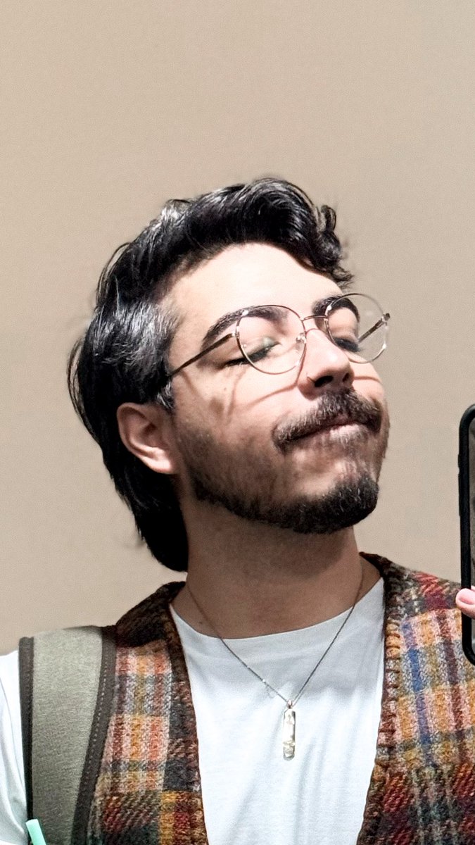 Dan_Uz's tweet photo. Jamás pensé que después de estar así de calvo en el 2023, hoy iba a tener esta melena. 

Te amo Minoxidil ❤️ https://t.co/JJ4lMoEKBe