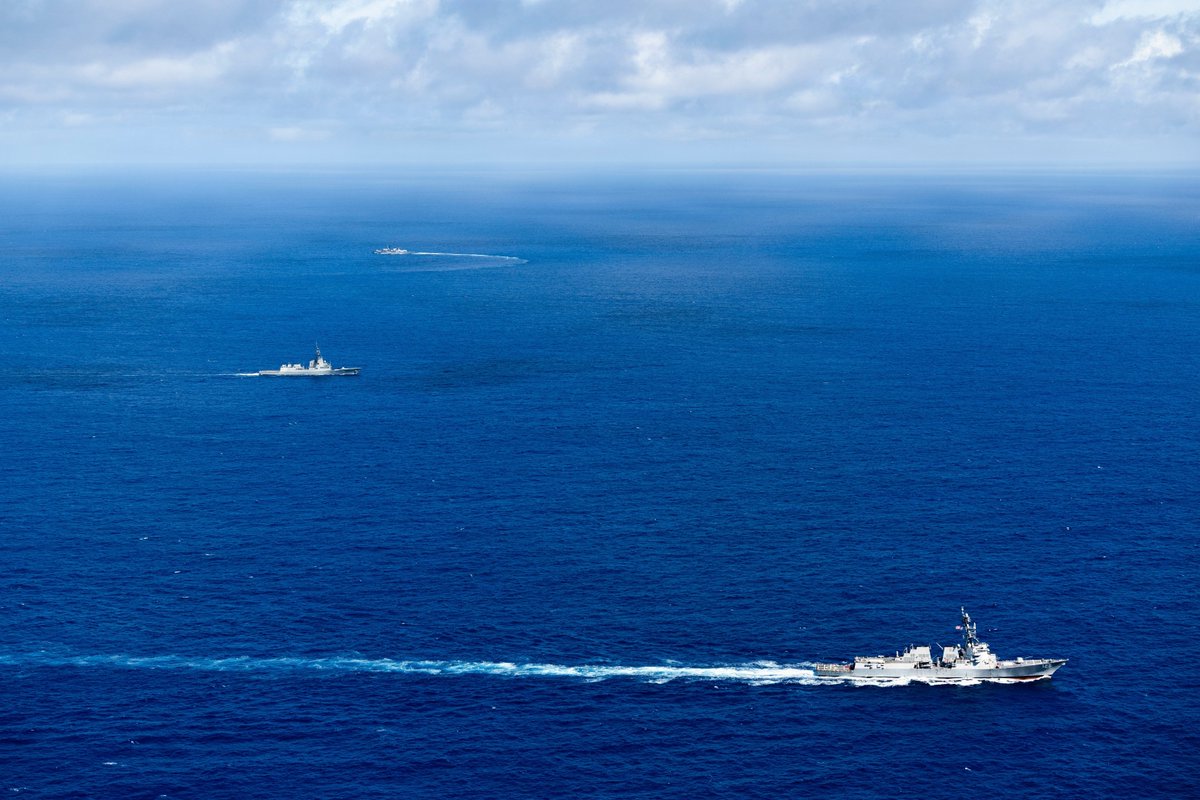 Armada_esp's tweet photo. 🔱Nuestros marinos de la fragata `Álvaro de Bazán´ están dejando el listón muy alto con nuestros aliados en el océano Pacífico.

📸Nos llegan desde el HMS `Sydney´ de la @Australian_Navy. https://t.co/hGdWGUmwO8
