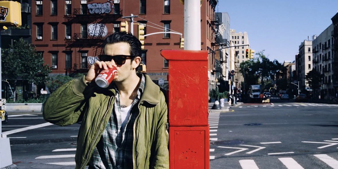 the1975__news's tweet photo. New old Matty picture! 

#the1975 https://t.co/krDRa9GqZR
