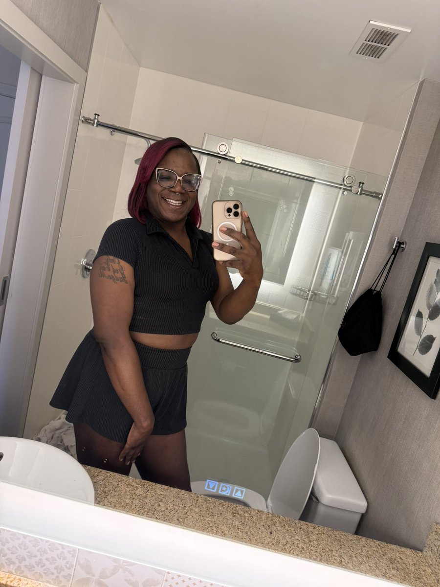 pettyshay35's tweet photo. Heyy my  twitter family 💋 https://t.co/GfRht62J1a