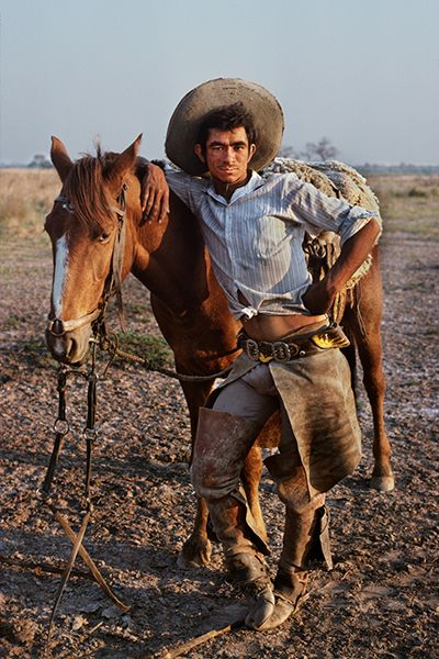 Crispingilroy's tweet photo. Imágenes del chaco paraguayo. Fotos tomadas por Steve McCurry. 1988. https://t.co/lBljLF5IiA