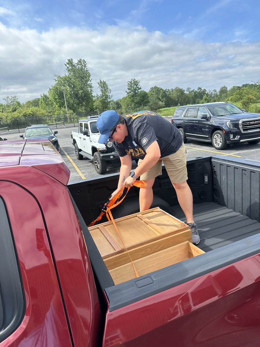 monstershockey's tweet photo. yesterday our Team &amp; MHC Members collaborated with @HumbleDesign1 to furnish a home for a family in need in effort to restore stability within the Northeast Ohio community 🫶 https://t.co/jV6v8Rs1fj