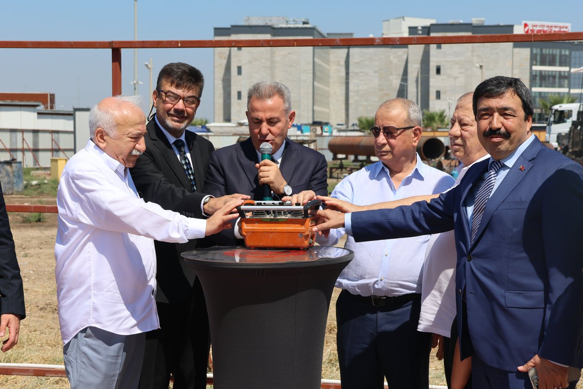 izmkatipcelebi's tweet photo. İzmir Kâtip Çelebi Üniversitesi (İKÇÜ) ana yerleşkesinde, yapımını Memur Kardeşler Vakfı adına hayırsever iş insanı Sabri Memur’un üstlendiği 'Memur Kardeşler Üniversite Camii' için temel atma töreni düzenlendi.

https://t.co/pJmdwQtLgn https://t.co/3390Q3VL5n