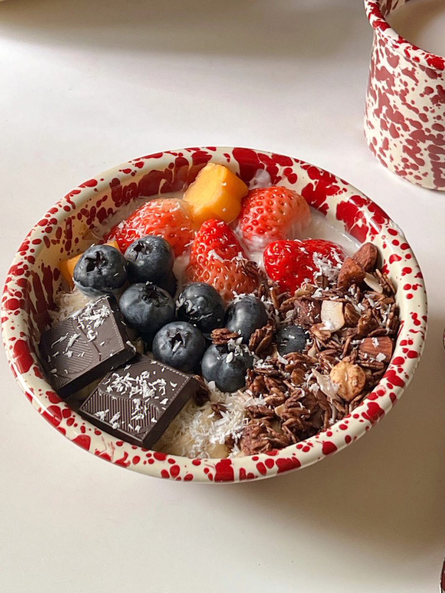 MbSallia's tweet photo. Just tried the new wild blueberry granola from Local Harvest—crunchy, naturally sweet, and loaded with real berry bits! Perfect for morning bowls https://t.co/ciklwTPLXz