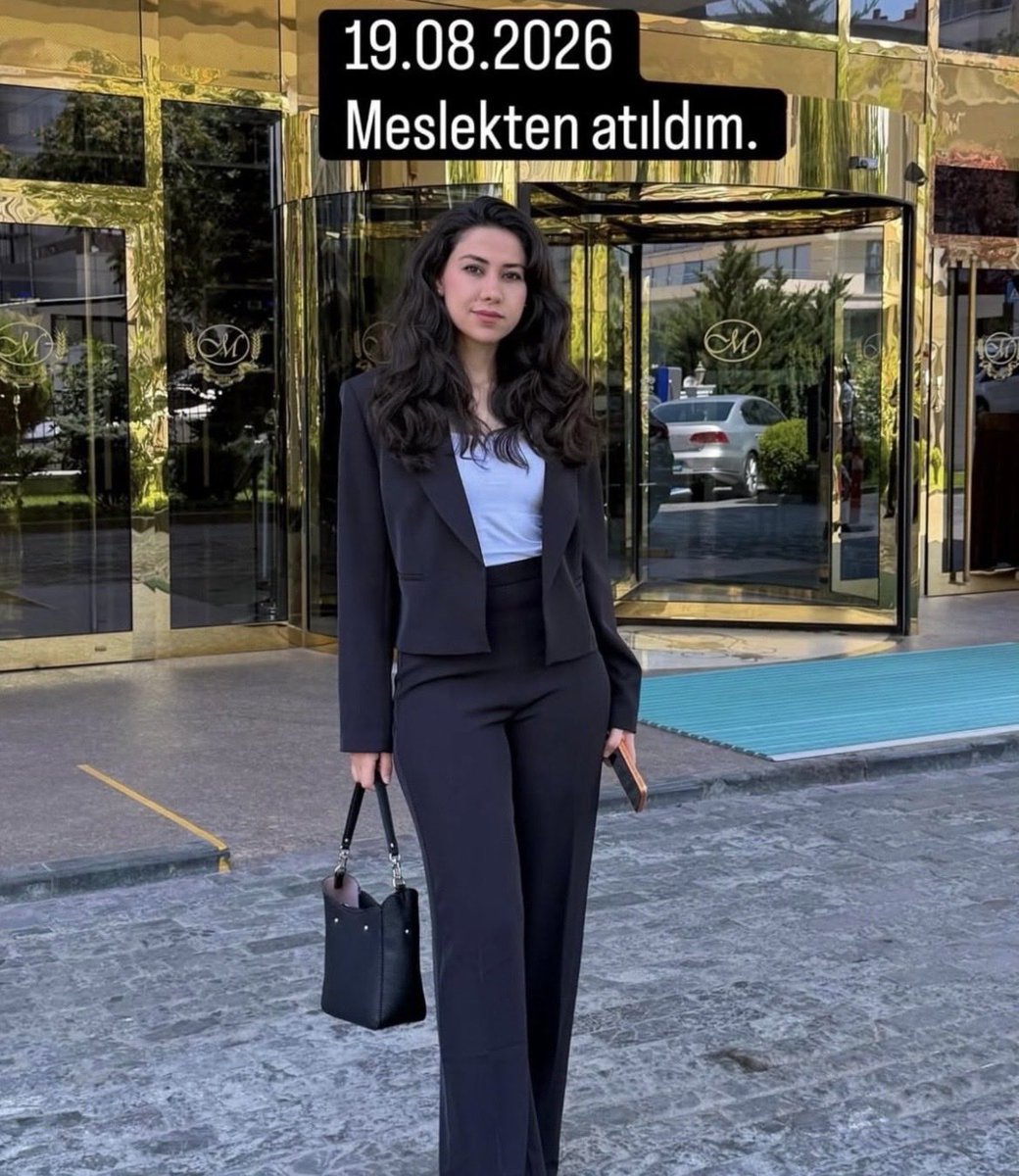 inanakgunalp's tweet photo. Hemşire İkra Avcı,  Kocaeli'de bir kamu hastanesinde görev yaparken, Kuzey ve Doğu Suriye'de bir kadının saç örgüsünün kesilmesi üzerine sosyal medyada başlatılan "saç örme eylemi / kampanyası" kapsamında saçını ördüğü bir video paylaşmıştı. 

Bu paylaşımın ardından hakkında hem adli hem de idari soruşturma başlatılmıştı. 

İkra Avcı Hakkında "terör örgütü propagandası yapmak" suçlamasıyla açılan davada, mahkeme 21 Mayıs 2026 tarihinde BERAAT  kararı verdi. 

Adli davadan beraat etmesine rağmen Sağlık Bakanlığı bünyesinde yürütülen idari ve disiplin soruşturması devam etti. Bakanlığın Yüksek Disiplin Kurulu kararıyla Avcı'nın memuriyetine son verildi. 

Sağlık Bakanlığı’nın verdiği bu karar usulsüz ve haksız bir karardır. Saç örmekten ibaret eylemin bir suç teşkil etmeyeceği izahtan varestedir. Bu haksız karar derhal geri alınmalı ve hemşiremiz görevine iade edilmelidir. 

İkra hemşireye yapılan haksızlığı kabul etmiyoruz. 

@saglikbakanligi 
@drmemisoglu 
#ikrahemşire