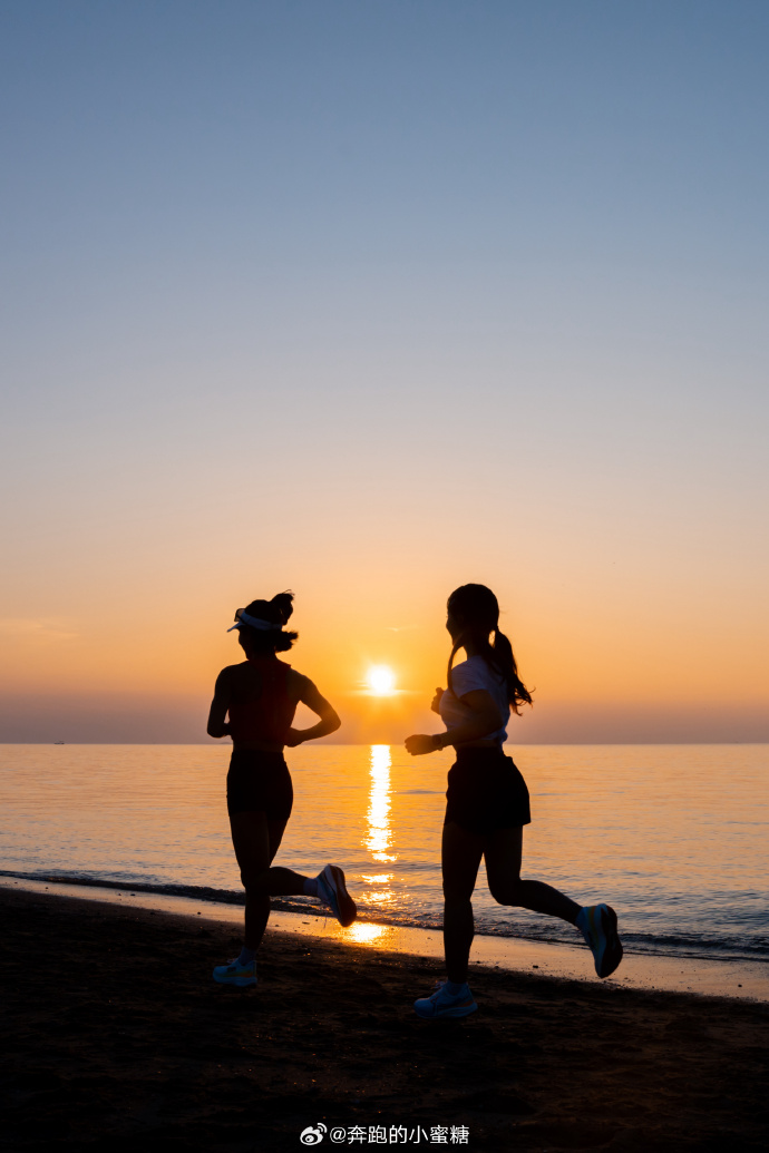 HPppppo's tweet photo. Just wrapped up a 5km morning run along the riverside—cool breeze, sunrise reflections, and zero traffic. Perfect start to the weekend! https://t.co/dKGOOBia8w