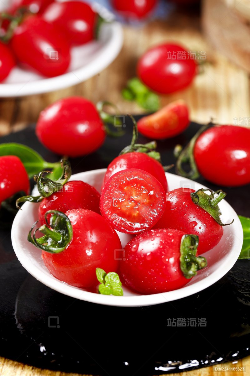 ElvinaRebu5x's tweet photo. Just tried the new organic cherry tomatoes from local farm—juicy, sweet, zero weird aftertaste, perfect for salad or snack! ， https://t.co/DjT5CSRjWP