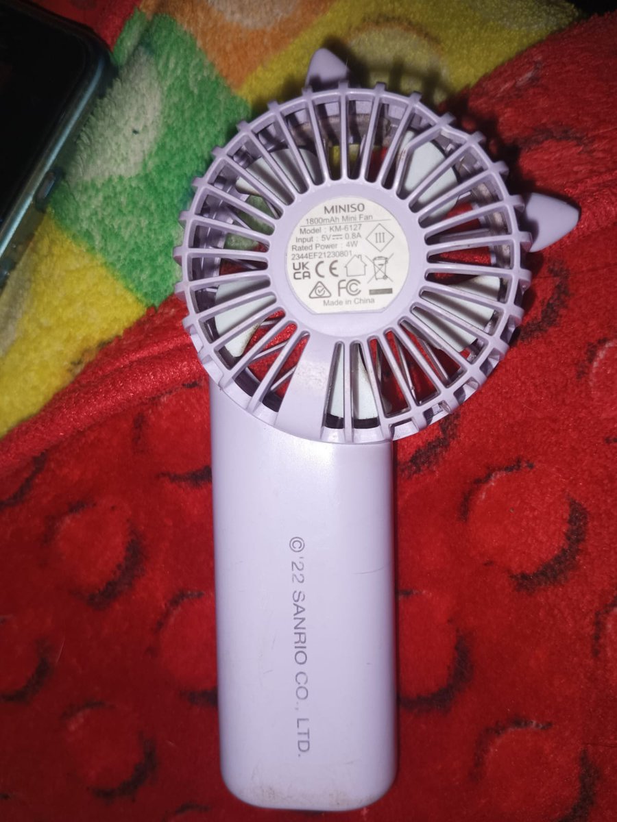 AndriLowbat's tweet photo. @szagooddayss @manasamamyking @neohistoria_id Dijual kipas perekkkkkkk satu ini butuh duit tolong dibantu yahhh https://t.co/FakedTDupB