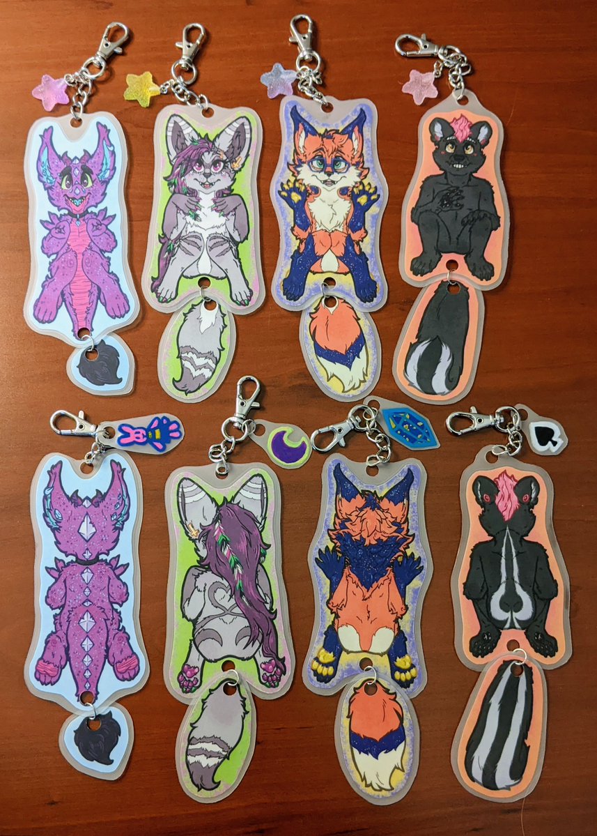 ElliotShoe's tweet photo. And the batch made real!
(other characters are star~gazeR, bluecayman and wydran on FurAffinity) https://t.co/C89hrFO2TC