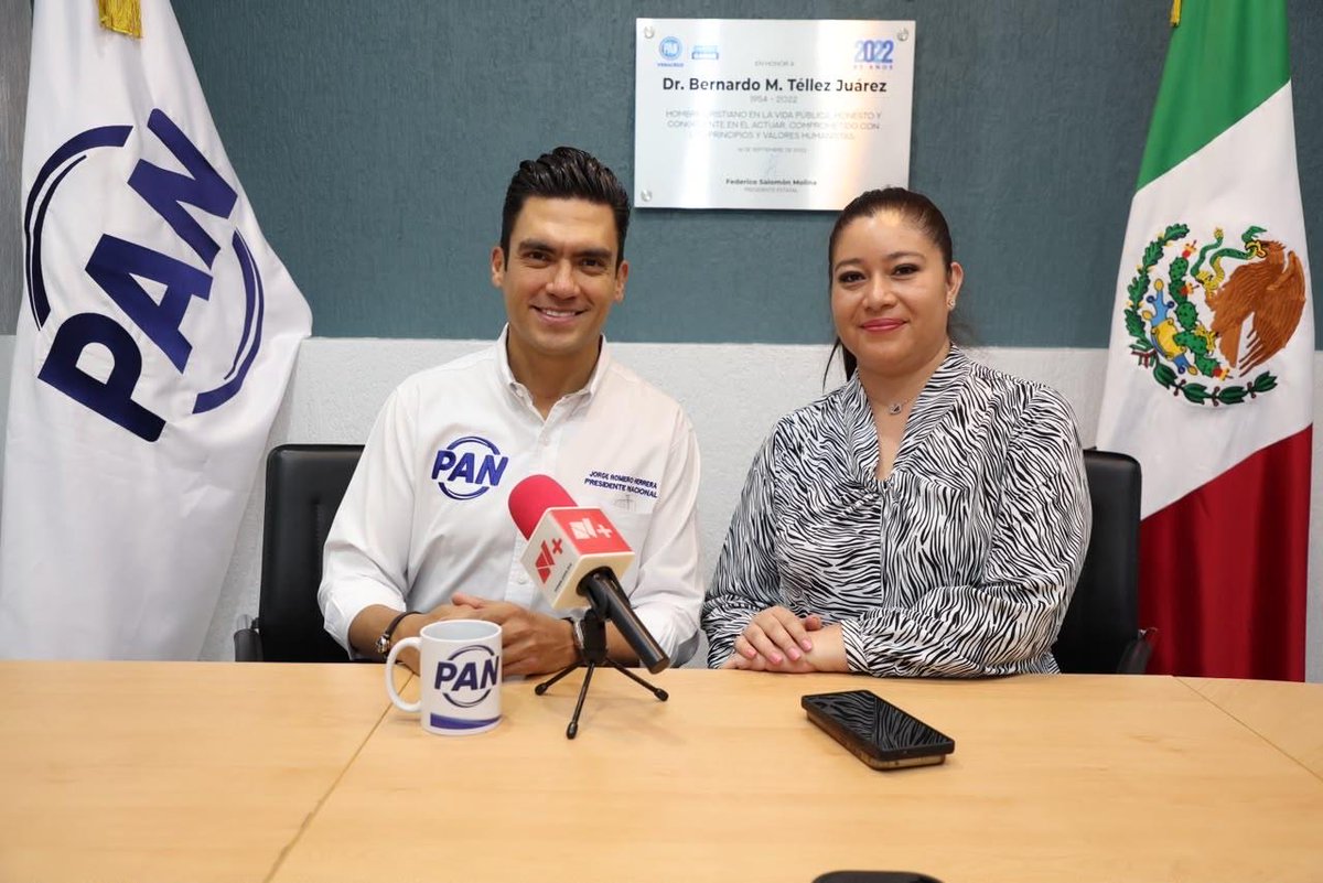 JorgeRoHe's tweet photo. ¡Buenos días desde Veracruz! ☀️

Arrancamos el día con @televertv y Denisse López Barrera hablando sobre Andy López Beltrán, las acciones de @AccionNacional para exigir reglas parejas y lo que viene rumbo a 2027. #RespondeAndy

Gracias a los medios de comunicación por el espacio. ¡A darle! 🇲🇽