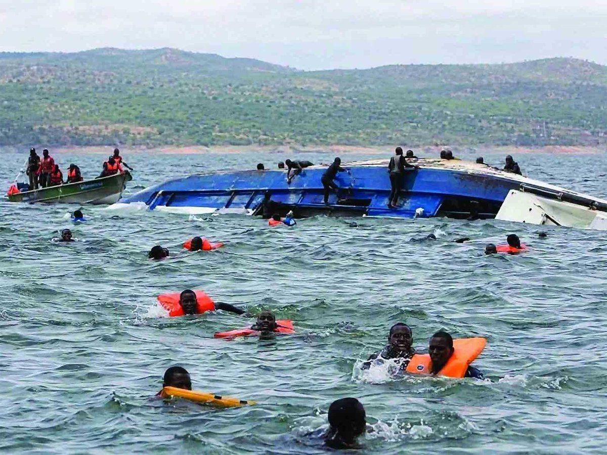 zimbabwewriter's tweet photo. Kariba boat accident death toll rises to 97 after police recovered two more bodies. Search and recovery operations are continuing.

Read more: https://t.co/FxT6FmKjcr

#Kariba #Zimbabwe #ZimNow https://t.co/BVFlg5465t