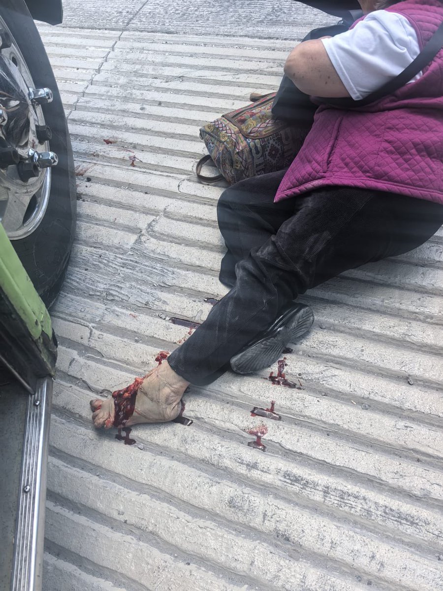 Mayraruizmejia1's tweet photo. @SEGUROSBANORTE no se hace responsable de los daños @CondusefMX ayuda por favor!!! @GobiernoMX @ClaraBrugadaM https://t.co/uwtXkfJgoz