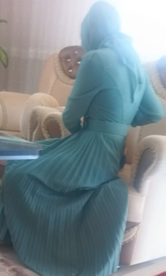poorsati's tweet photo. My hijabi aunt 🍑 https://t.co/YNOlIDIm32