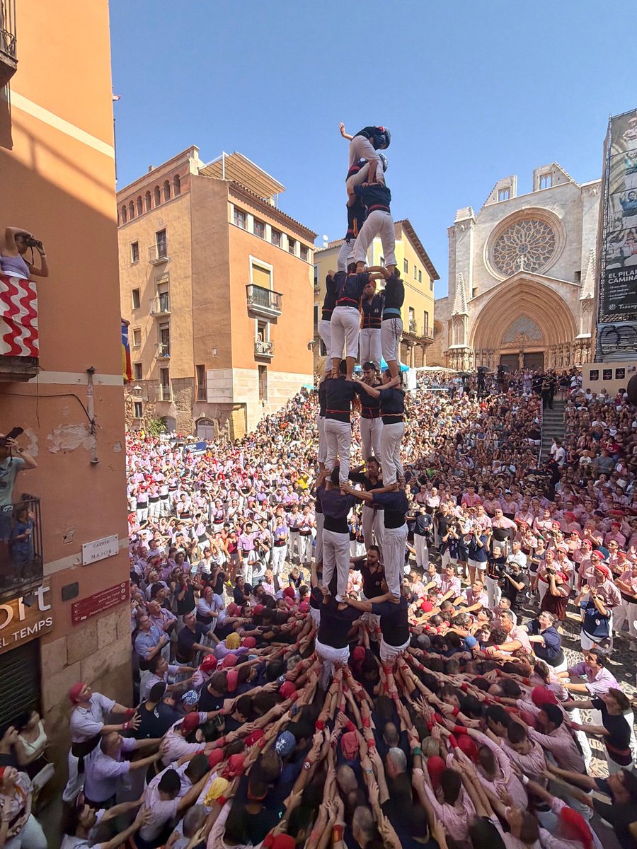 XiquetsSerrallo's tweet photo. 💥 Ahir, per Sant Magí, vam assolir la primera clàssica de 8 del nostre historial. Sòlids. Imparables. Convençuts. 

🚀 El resultat de generacions que ho han somiat durant 38 anys, els qui ho han treballat i els qui ho van suar a plaça. Aquest és el nostre llegat. Enhorabona! https://t.co/eeRnbybqYh