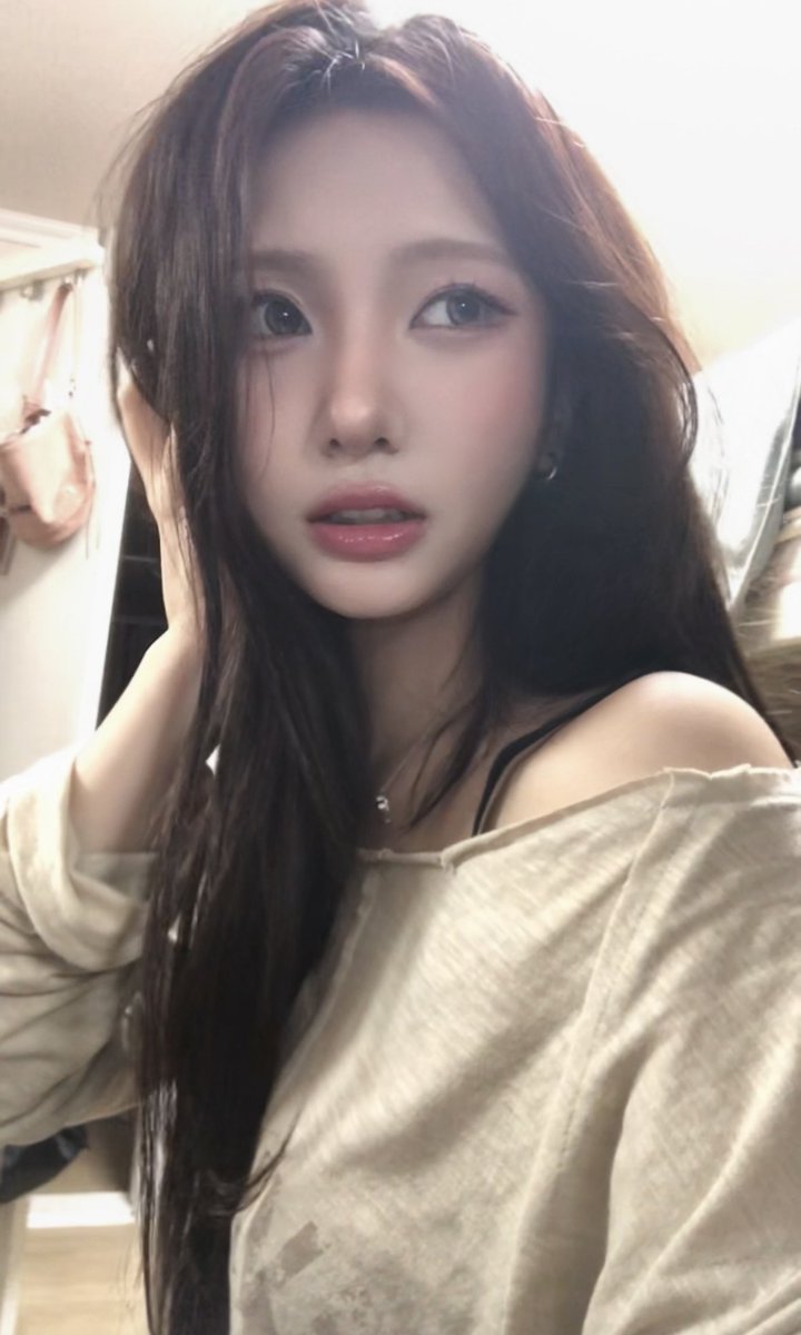 Soulllllso's tweet photo. 눈마주치면 나랑 사귀기 https://t.co/tj7mwYJMZV
