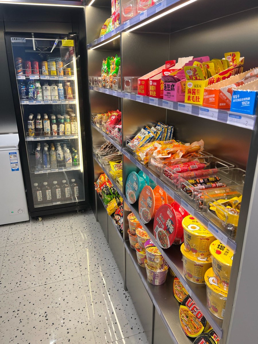tWr24VirNXdFPZZ's tweet photo. New stock alert! Ice-cold sparkling water, chewy Japanese mochi, and instant ramen just hit our convenience store shelves. Swing by to grab your go-to snacks and drinks before they’re gone! https://t.co/rLB4R90mYG